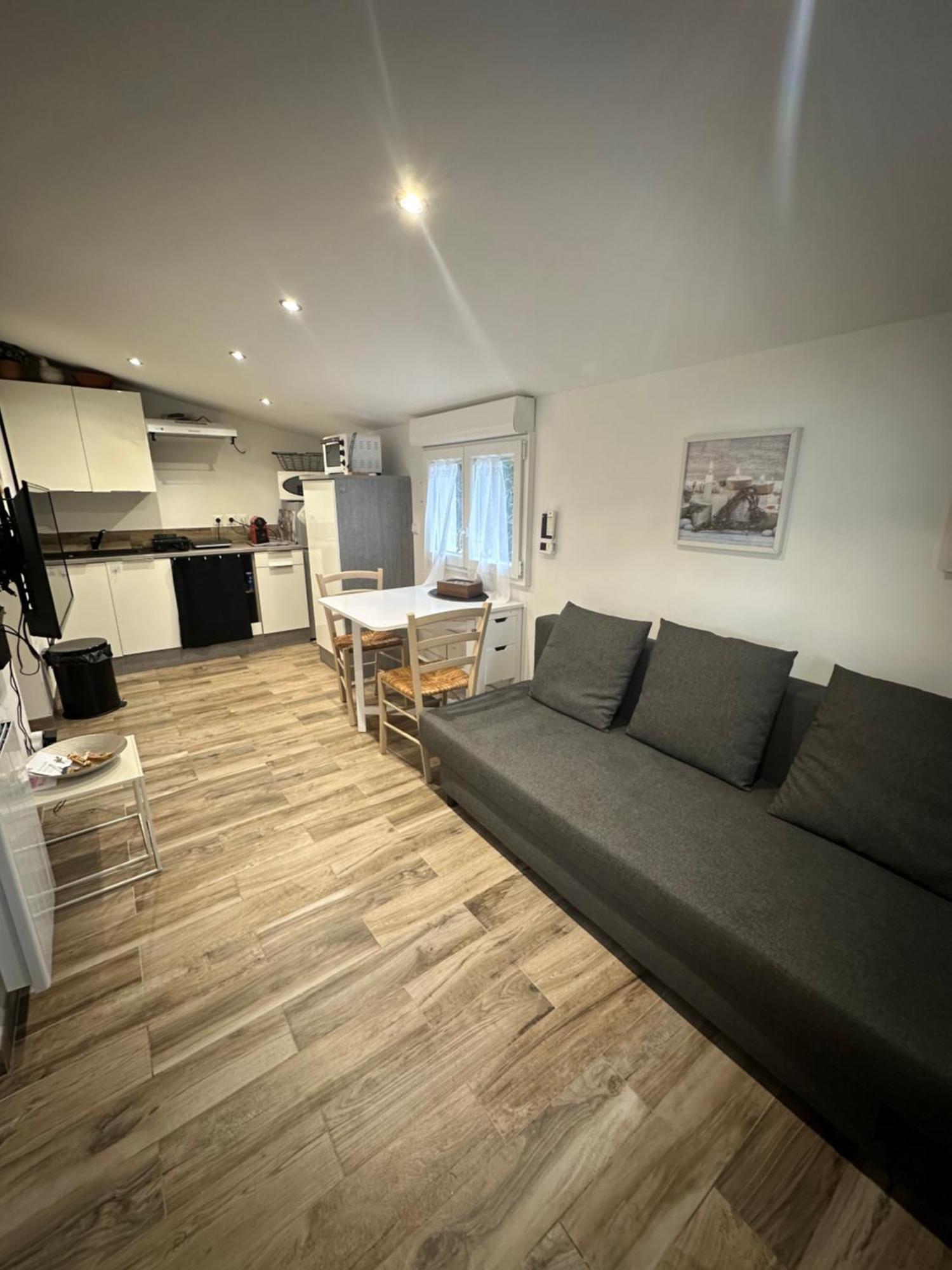 La Maisonnette De Chantecoucou Apartment *